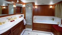 BLUE ATTRACTION -  Master Bath